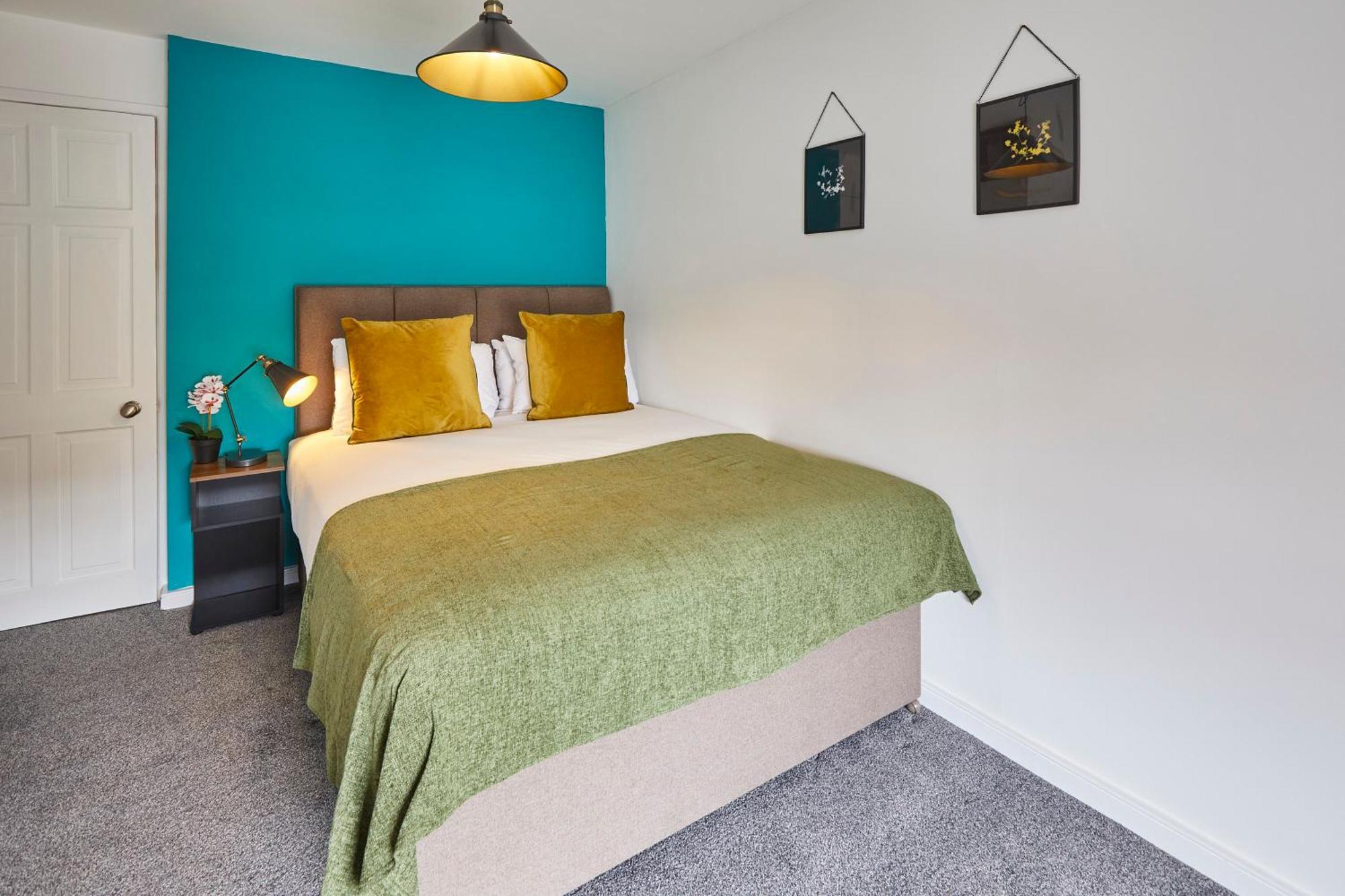 Host & - Beckside Pickering